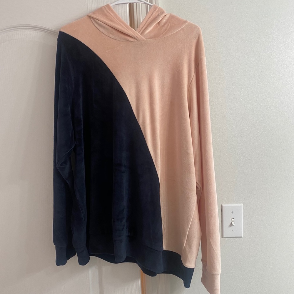 NWT Navy and Blush Torrid Velour Sweatshirt